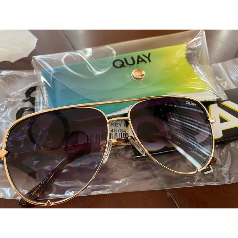 NWT Quay “High Key Mini” Glasses